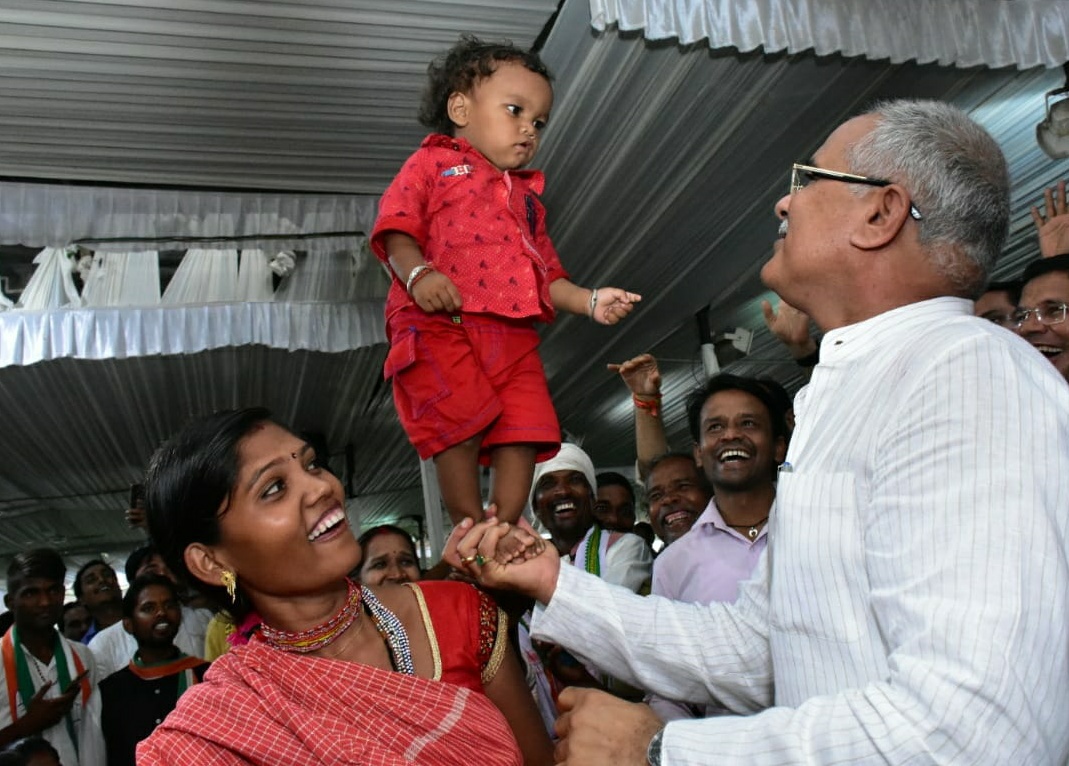 मुख्यमंत्री भूपेश बघेल की यह तस्वीर हो रही है जमकर वायरल